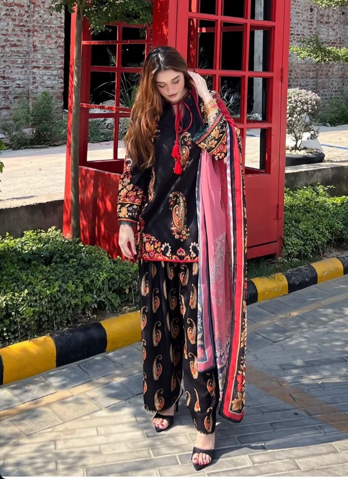 Pure Lawn Cotton 3-Piece Suit Set With Pure Georgette Duppta