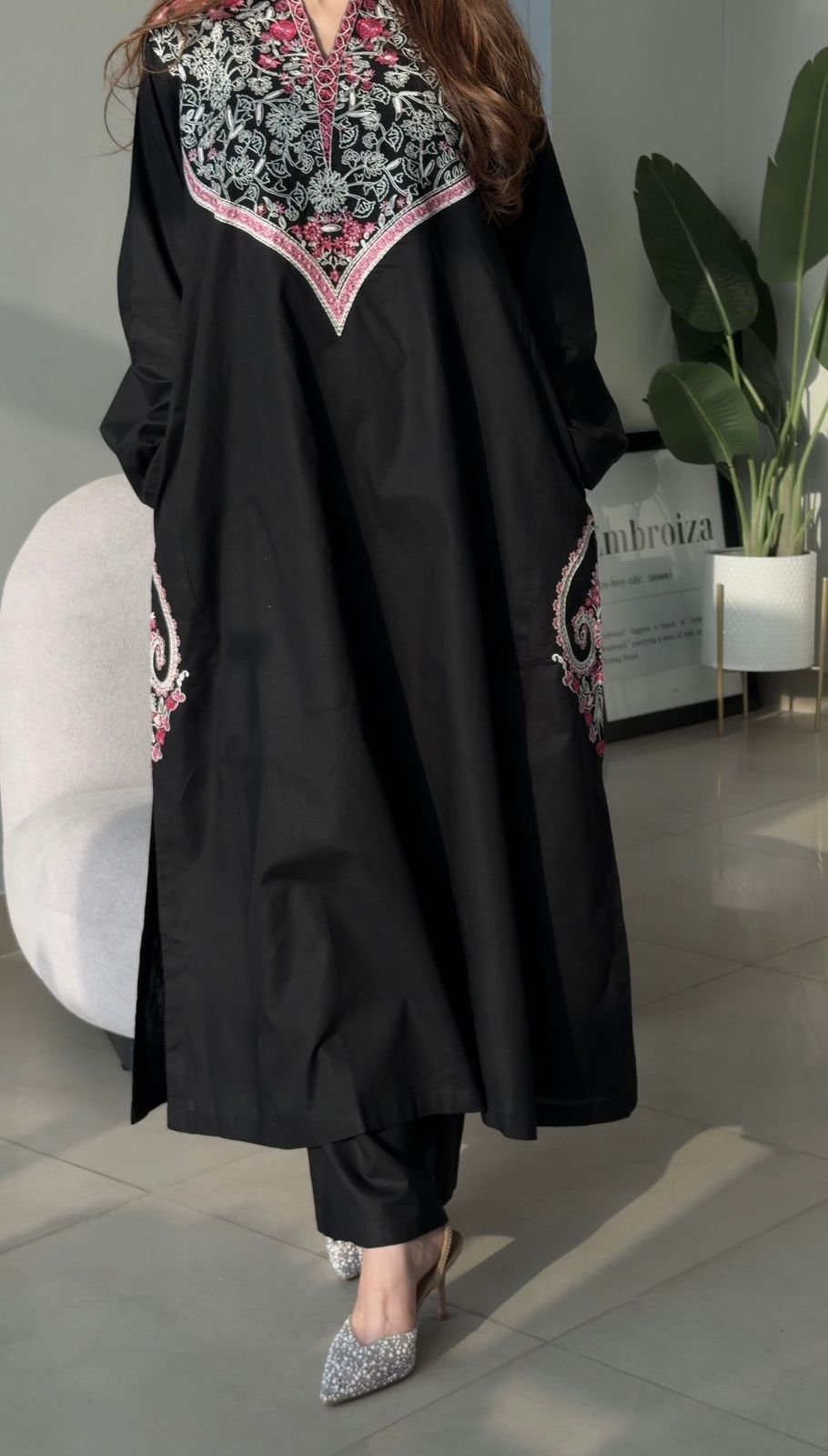 🖤 Name: Gulbadan Noir